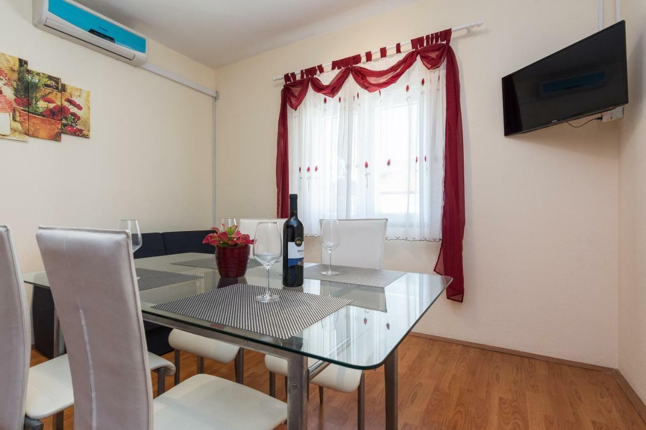Apartman Mladenka Sukošan 外观 照片