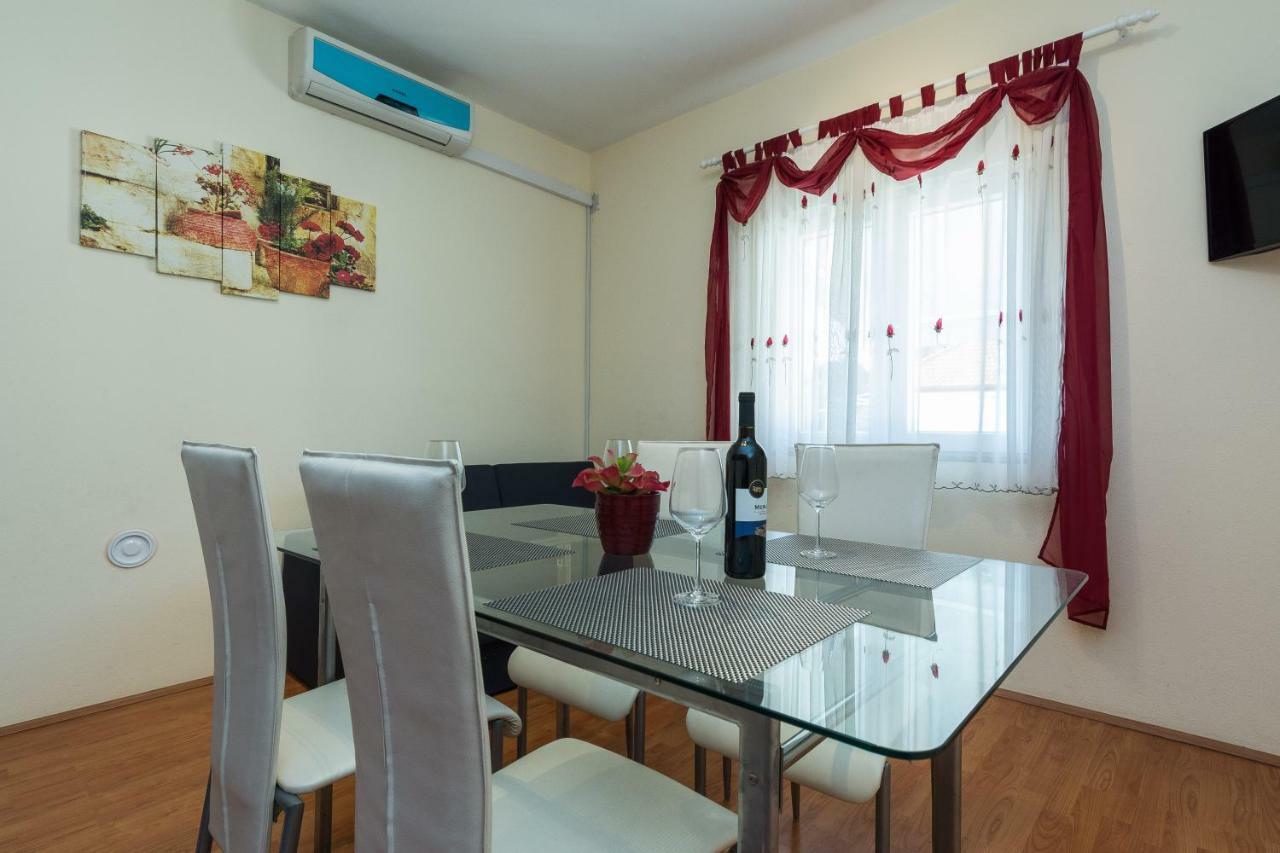 Apartman Mladenka Sukošan 外观 照片